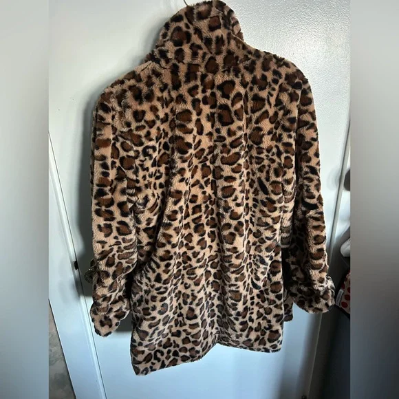 Faux fur animal print coat - Picture 3 of 3